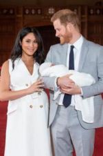 Watch Meghan & Harry: A Royal Baby Story Xmovies8